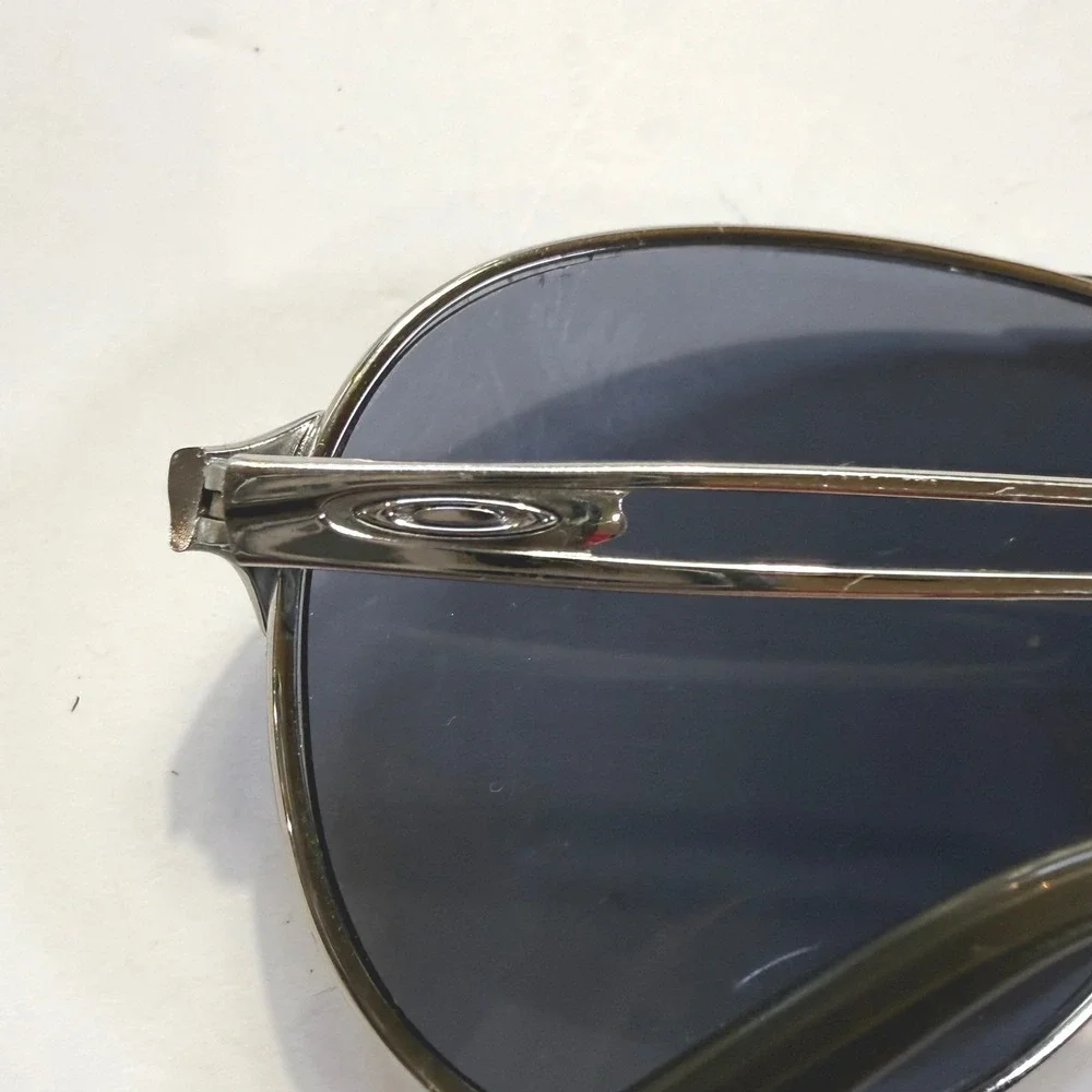 Oakley Elmont Aviator Sunglasses Silver Chrome Frame Grey Lens OO4054